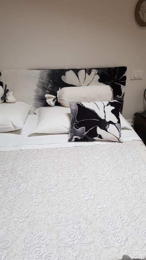 A 7 Km Da Salo' Casa Del Sole Mansarda Apartment กาวาร์โด ภายนอก รูปภาพ