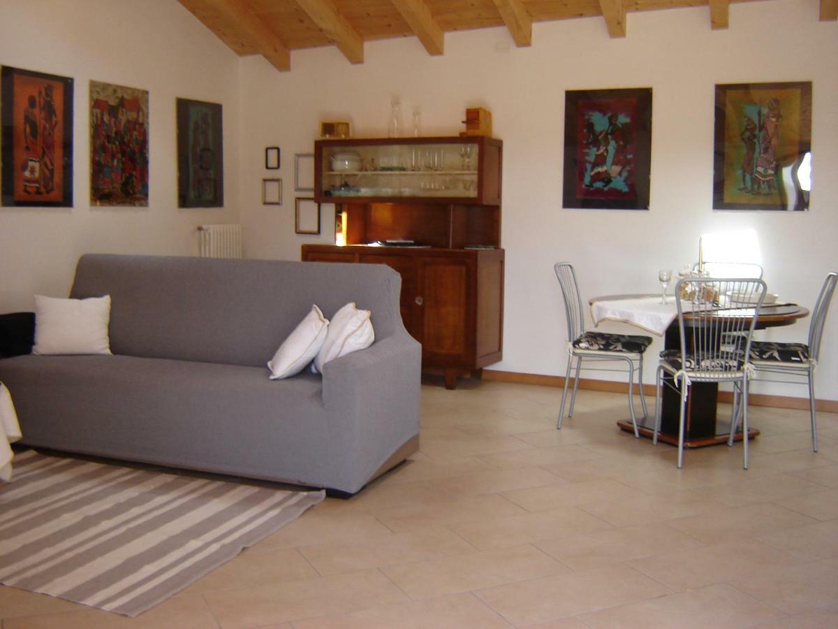 A 7 Km Da Salo' Casa Del Sole Mansarda Apartment กาวาร์โด ภายนอก รูปภาพ