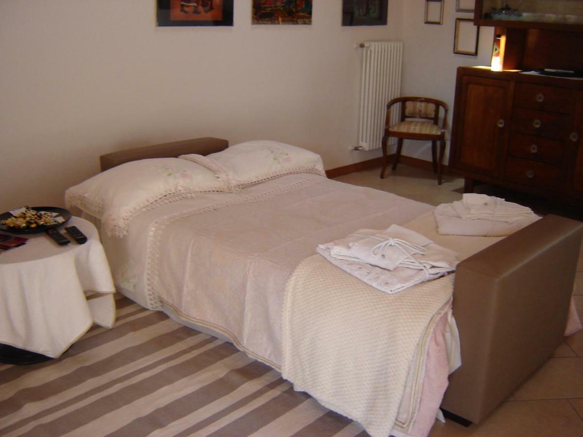 A 7 Km Da Salo' Casa Del Sole Mansarda Apartment กาวาร์โด ภายนอก รูปภาพ