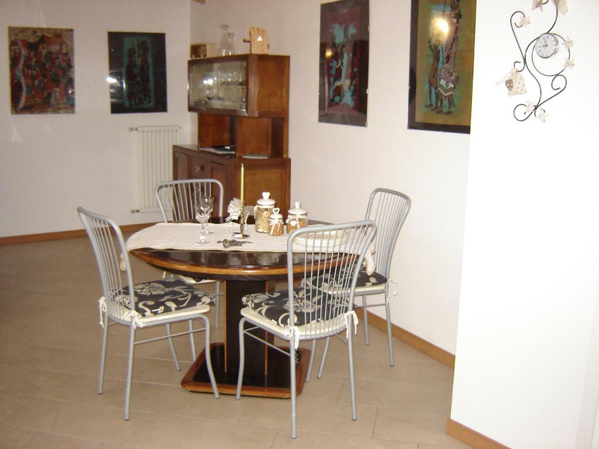 A 7 Km Da Salo' Casa Del Sole Mansarda Apartment กาวาร์โด ภายนอก รูปภาพ