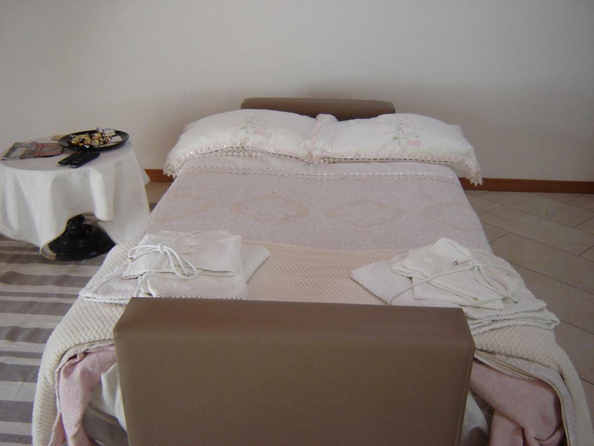 A 7 Km Da Salo' Casa Del Sole Mansarda Apartment กาวาร์โด ภายนอก รูปภาพ