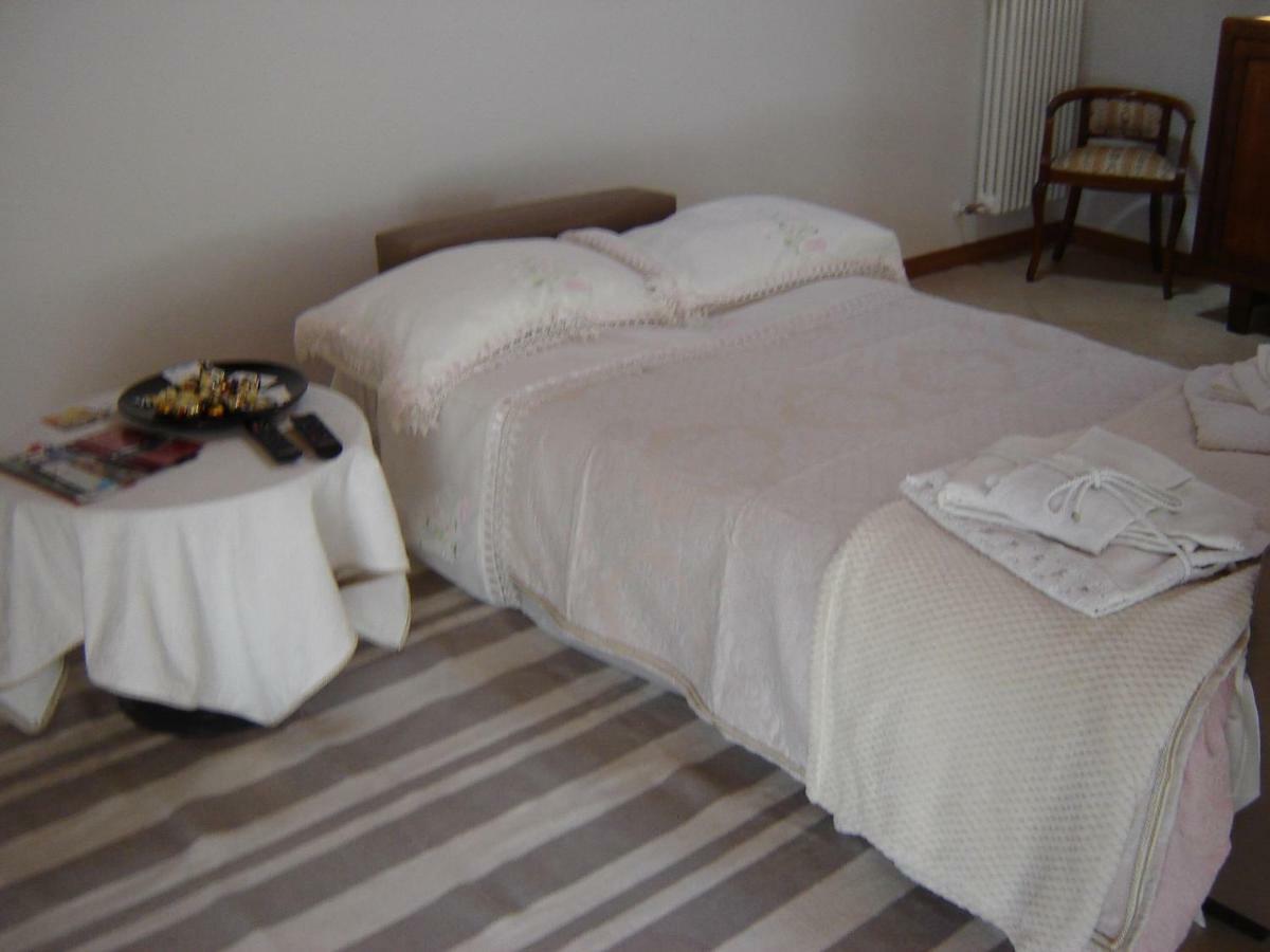 A 7 Km Da Salo' Casa Del Sole Mansarda Apartment กาวาร์โด ภายนอก รูปภาพ